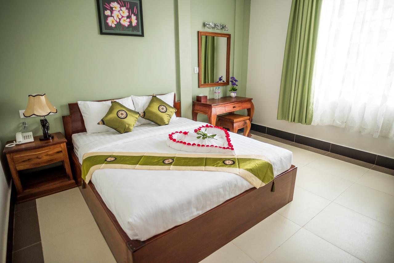 Nks Hotel Phnom Penh Eksteriør bilde