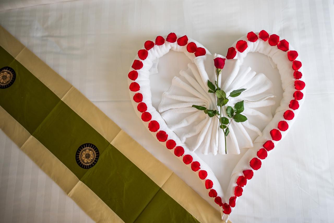 Nks Hotel Phnom Penh Eksteriør bilde