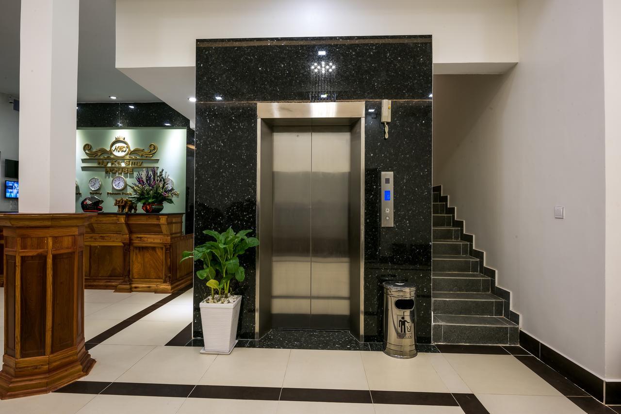 Nks Hotel Phnom Penh Eksteriør bilde