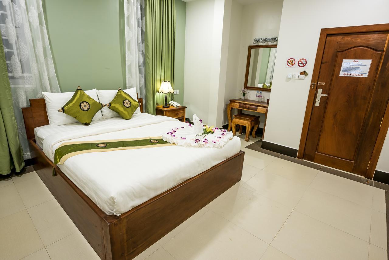 Nks Hotel Phnom Penh Eksteriør bilde