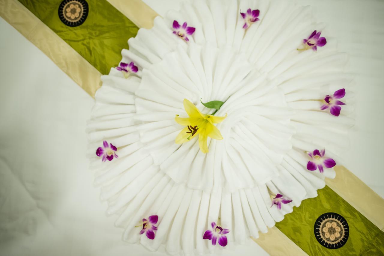 Nks Hotel Phnom Penh Eksteriør bilde