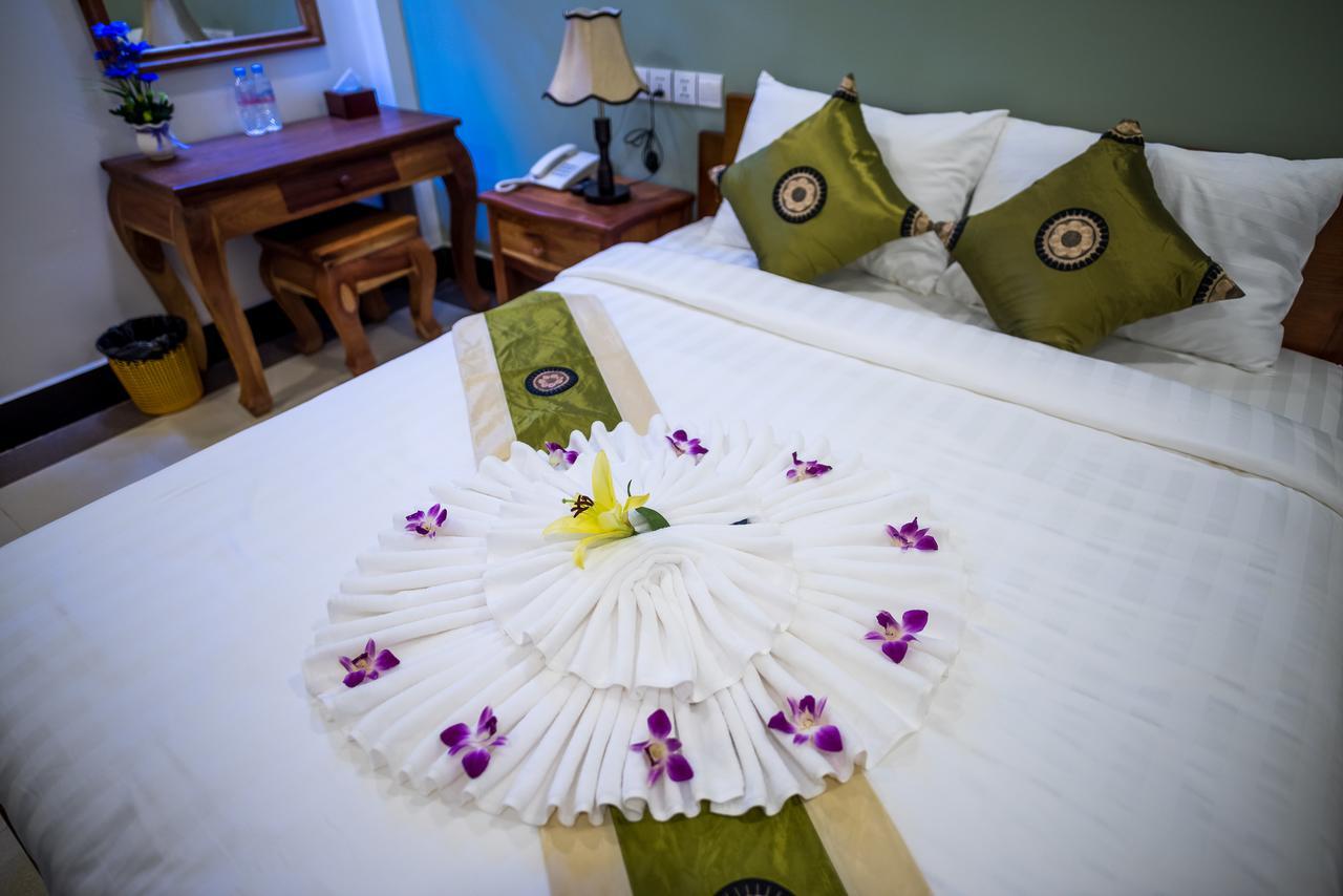 Nks Hotel Phnom Penh Eksteriør bilde